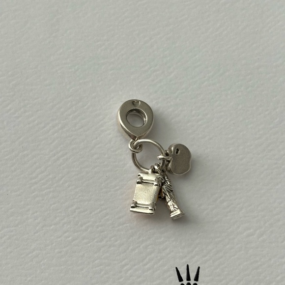 PANDORA - Symbols of New York City Dangle Charm - Picture 2 of 3